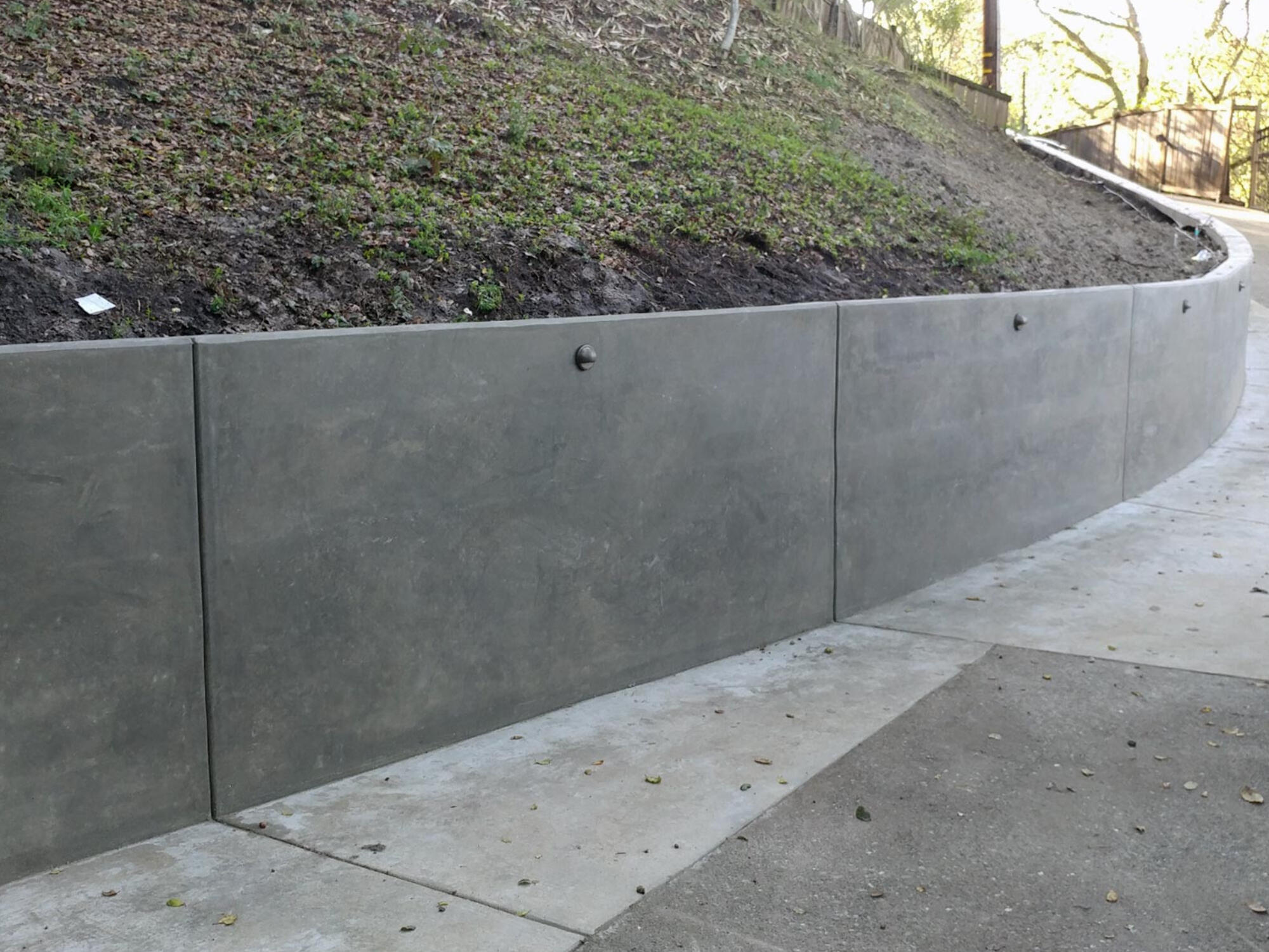 CALGARY CONCRETE RETAINING WALLS